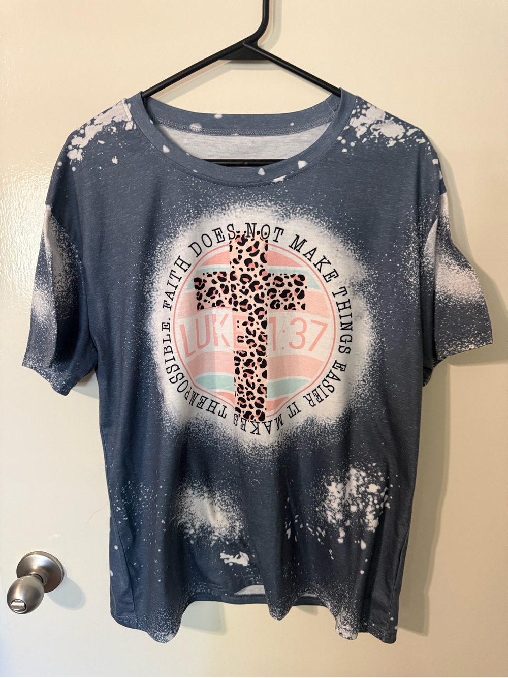 Women's Gray Short-Sleeve Tee with Pink Leopard Cross Graphic